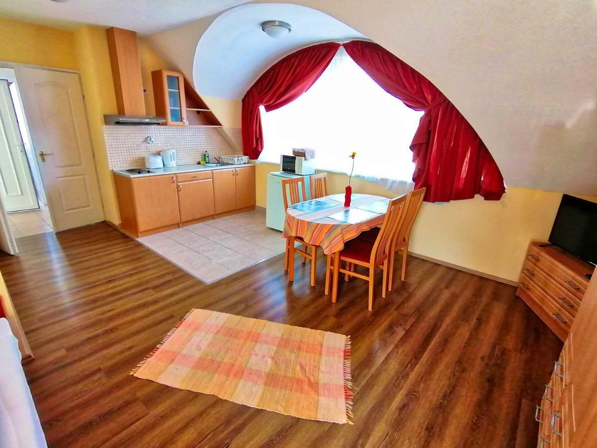 Villa AIDA Apartman Hajdúszoboszló Esterno foto