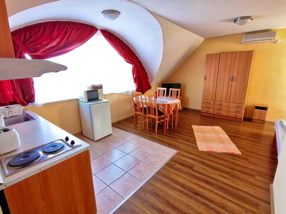 Villa AIDA Apartman Hajdúszoboszló Esterno foto