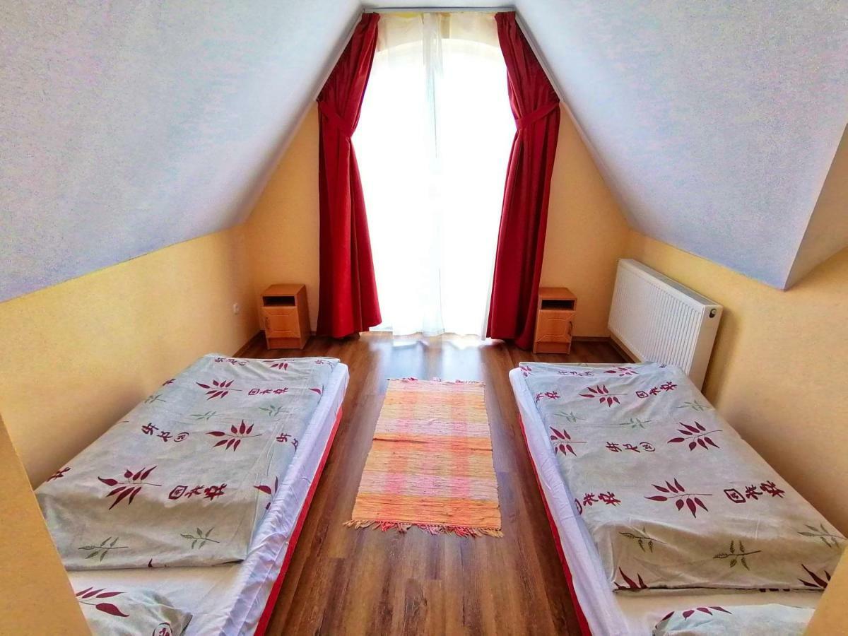 Villa AIDA Apartman Hajdúszoboszló Esterno foto