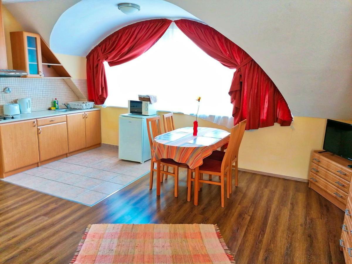 Villa AIDA Apartman Hajdúszoboszló Esterno foto
