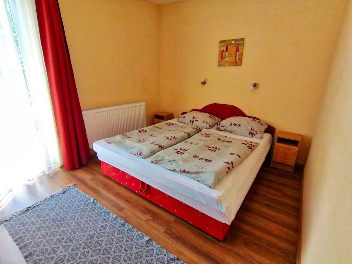 Villa AIDA Apartman Hajdúszoboszló Esterno foto